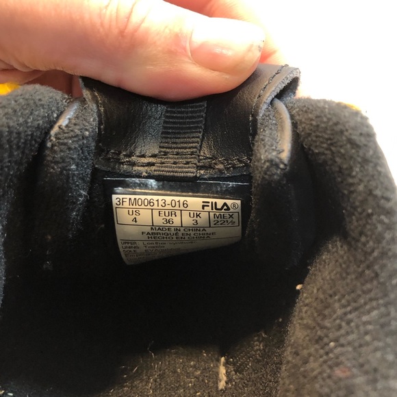 Fila Disruptor 2 Black Yellow Orange Athletic Shoes Sneakers Youth Size 4 - Picture 2 of 8